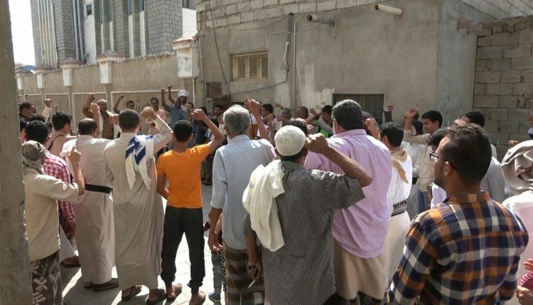 وقفات منددة عقب صلاة الجمعة بمديريات محافظة الحديدة 1