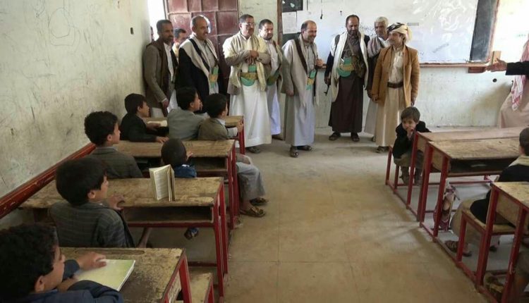 مناقشة أنشطة المراكز الصيفية وتفقد عدد من المراكز بمديرية حوث .
