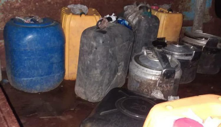 ضبط معمل لصناعة الخمر بالتعزية