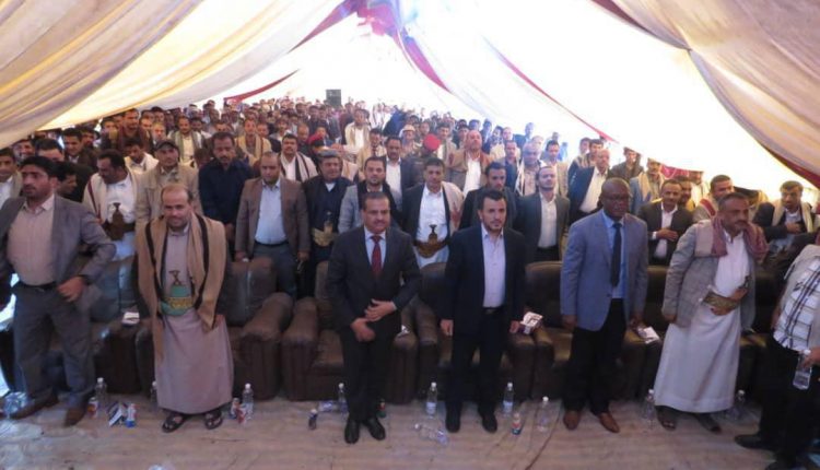 وزيرا الصحة والصناعة ومحافظ عمران يفتتحون مركز الغسيل الكلوي1