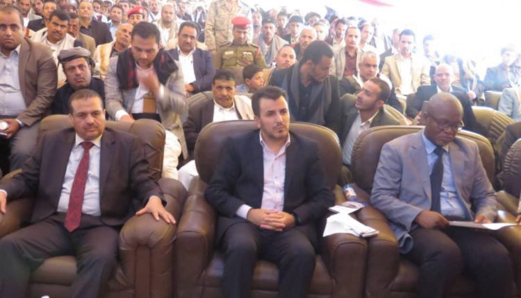 وزيرا الصحة والصناعة ومحافظ عمران يفتتحون مركز الغسيل الكلوي2