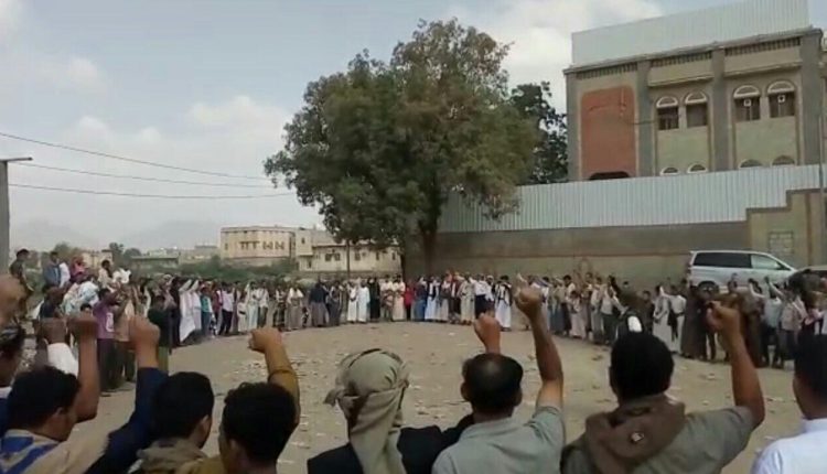 وقفات منددة عقب صلاة الجمعة بمديريات محافظة الحديدة 3