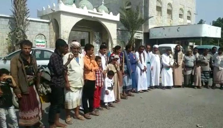 وقفات منددة عقب صلاة الجمعة بمديريات محافظة الحديدة